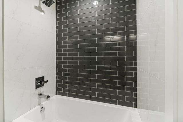 5450 Astor Lane 104, Rolling Meadows, IL 60008