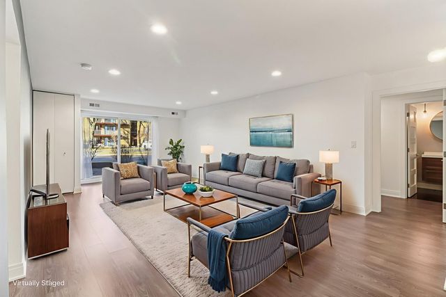 5450 Astor Lane 104, Rolling Meadows, IL 60008