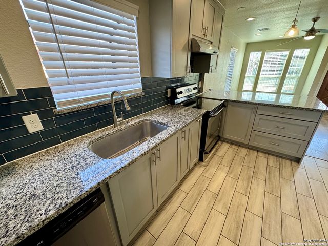 627 N San Manuel, San Antonio, TX 78228