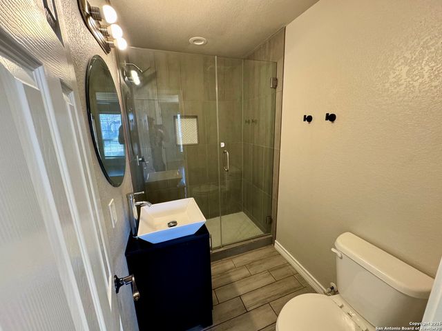 627 N San Manuel, San Antonio, TX 78228