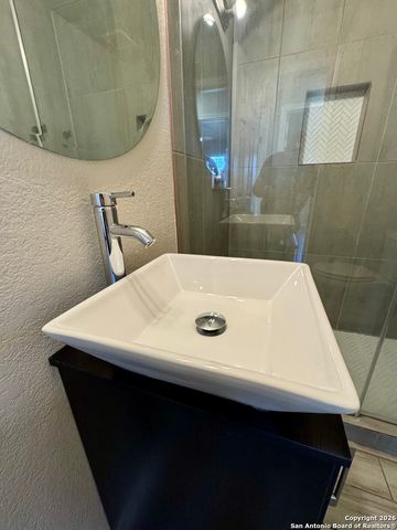 627 N San Manuel, San Antonio, TX 78228