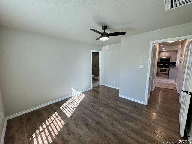 627 N San Manuel, San Antonio, TX 78228