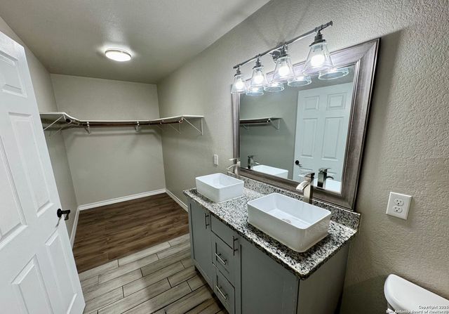 627 N San Manuel, San Antonio, TX 78228