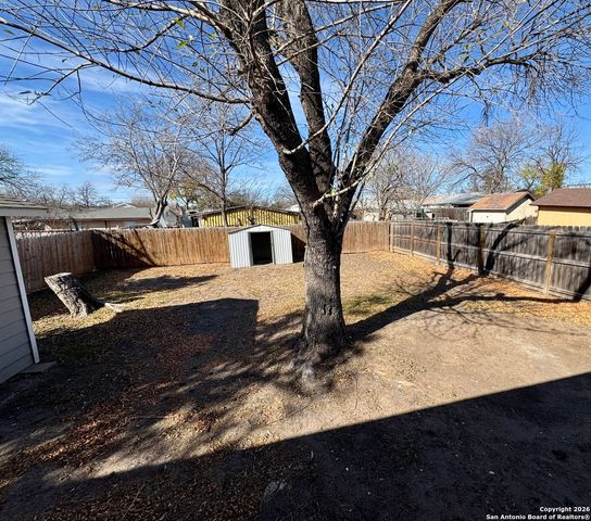 627 N San Manuel, San Antonio, TX 78228