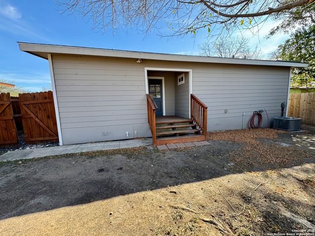 627 N San Manuel, San Antonio, TX 78228