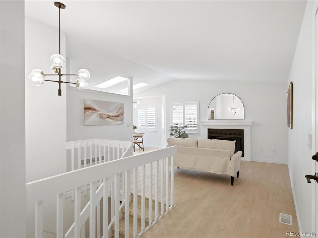 Image 2 of property listing at 8522 S Upham Way, Littleton, CO 80128