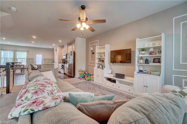 1712 Defiance DR, Chesapeake, VA 23323