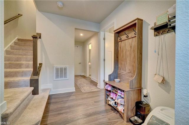 1712 Defiance DR, Chesapeake, VA 23323