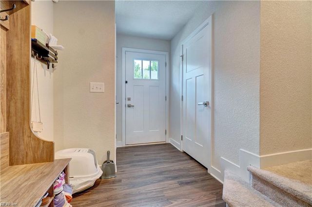 1712 Defiance DR, Chesapeake, VA 23323