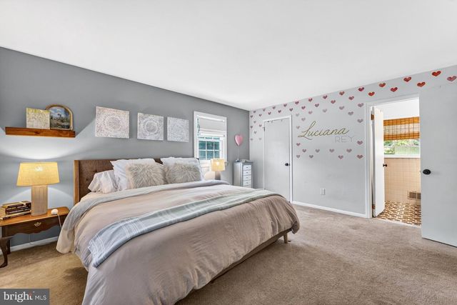 69 MANNERS RD, Ringoes, NJ 08551