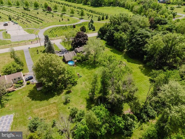 69 MANNERS RD, Ringoes, NJ 08551