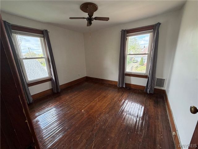 3915 Deveaux Street, Niagara Falls, NY 14305
