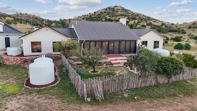 119 Silver Hill Dr, Fort Davis, TX 79734