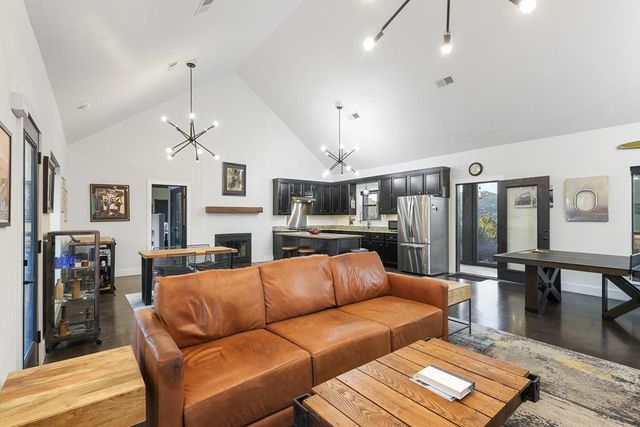 119 Silver Hill Dr, Fort Davis, TX 79734