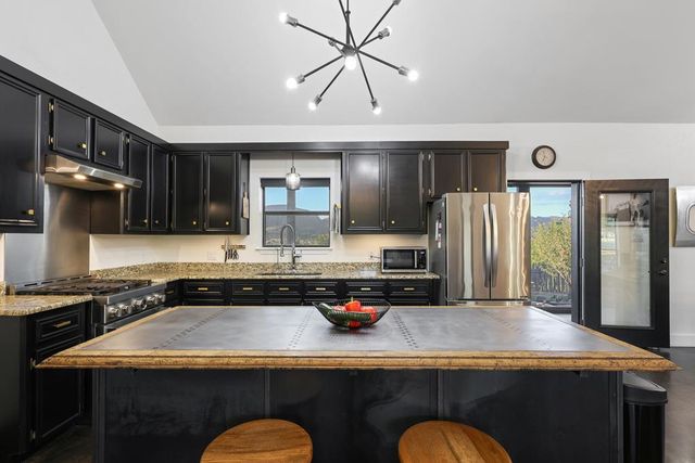 119 Silver Hill Dr, Fort Davis, TX 79734