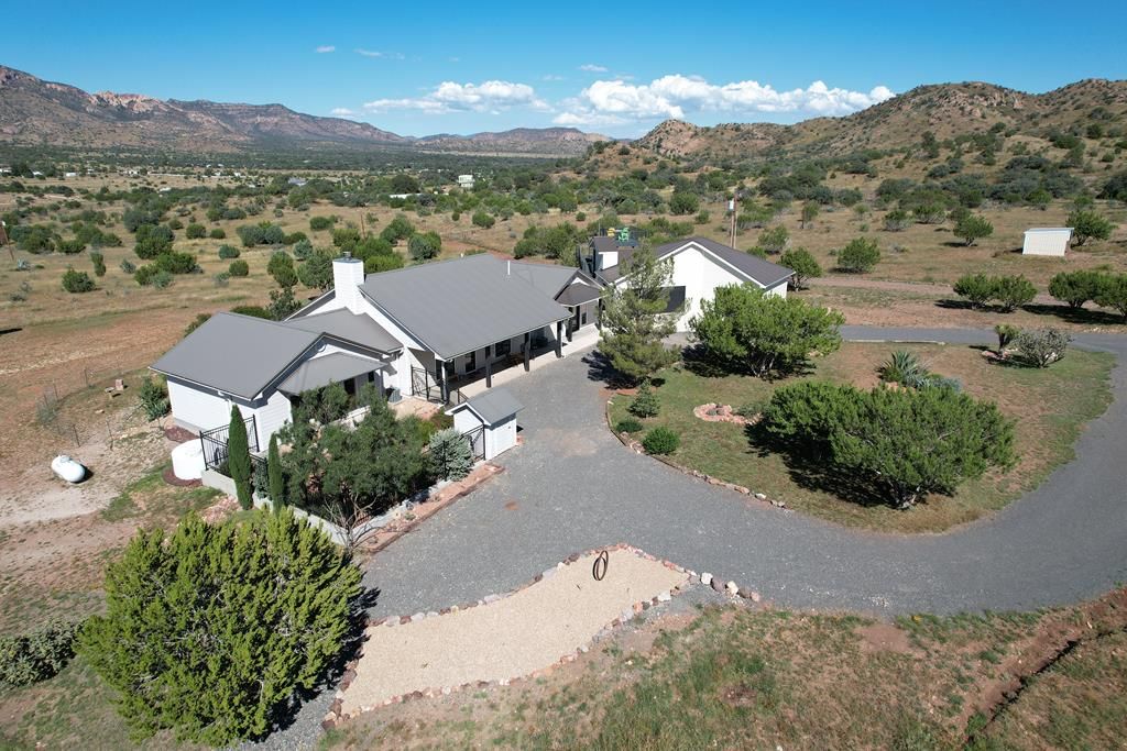 119 Silver Hill Dr, Fort Davis, TX 79734