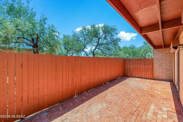 729 S Pantano Parkway, Tucson, AZ 85710