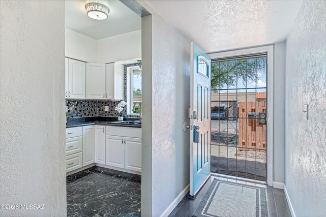 729 S Pantano Parkway, Tucson, AZ 85710