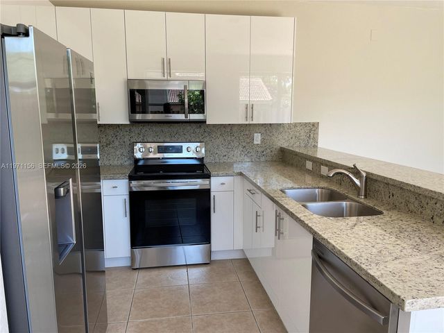 2041 SE 15th St 0, Homestead, FL 33035