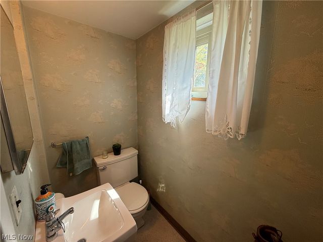 5931 Mayberry Avenue, Mayfield Heights, OH 44124