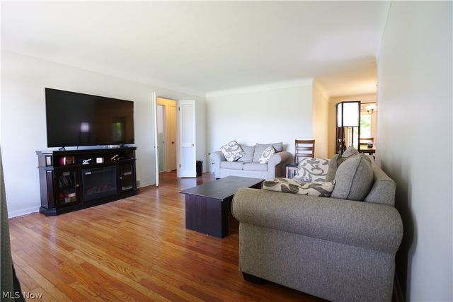 5931 Mayberry Avenue, Mayfield Heights, OH 44124