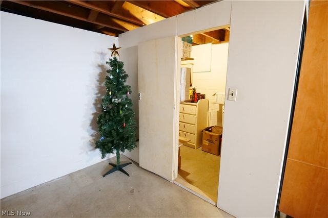 5931 Mayberry Avenue, Mayfield Heights, OH 44124