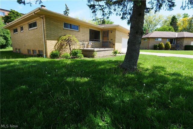 5931 Mayberry Avenue, Mayfield Heights, OH 44124