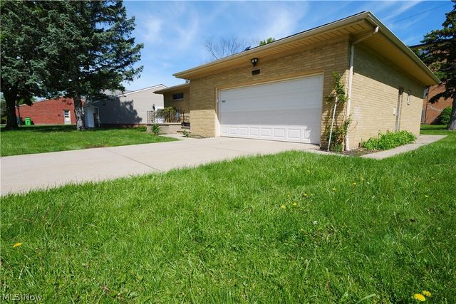 5931 Mayberry Avenue, Mayfield Heights, OH 44124