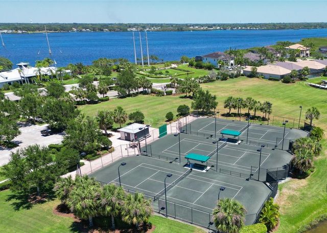 904 RIVERSCAPE STREET, Bradenton, FL 34208