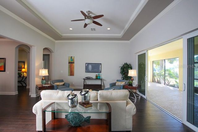 904 RIVERSCAPE STREET, Bradenton, FL 34208