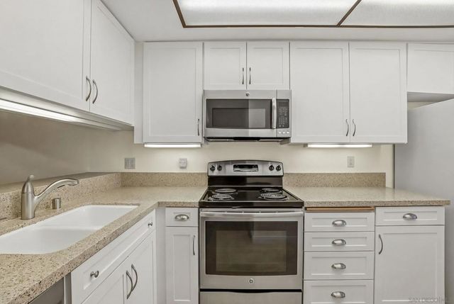 3130 Avenida de Portugal 102, San Diego, CA 92106