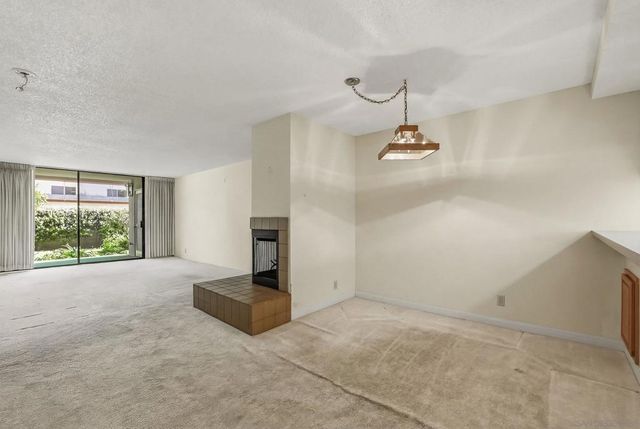 3130 Avenida de Portugal 102, San Diego, CA 92106