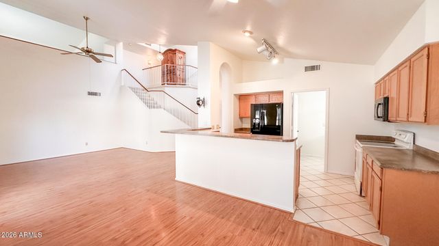 6951 W KRISTAL Way, Glendale, AZ 85308