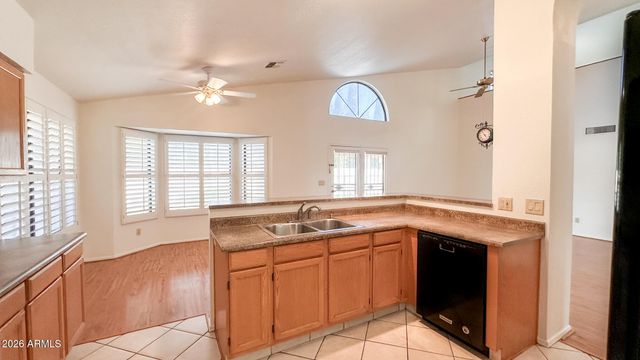 6951 W KRISTAL Way, Glendale, AZ 85308