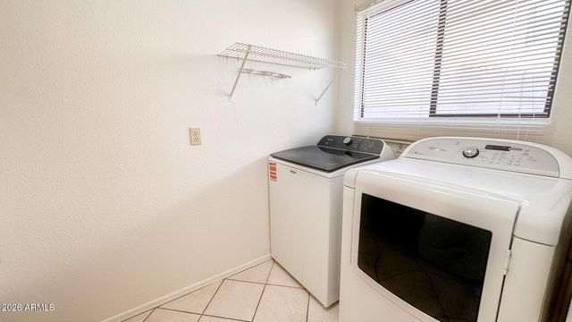 6951 W KRISTAL Way, Glendale, AZ 85308