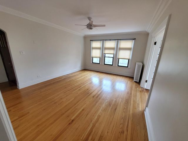 2352 N Spaulding Avenue 203, Chicago, IL 60647