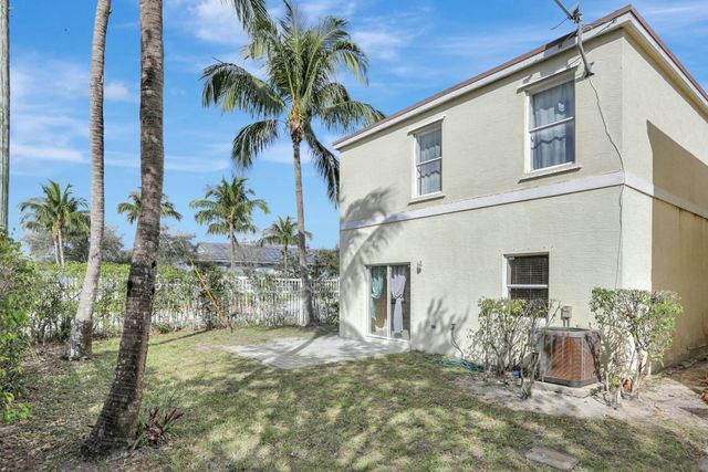 901 SW 15th Street, Deerfield Beach, FL 33441