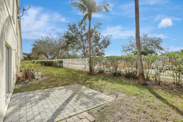 901 SW 15th Street, Deerfield Beach, FL 33441