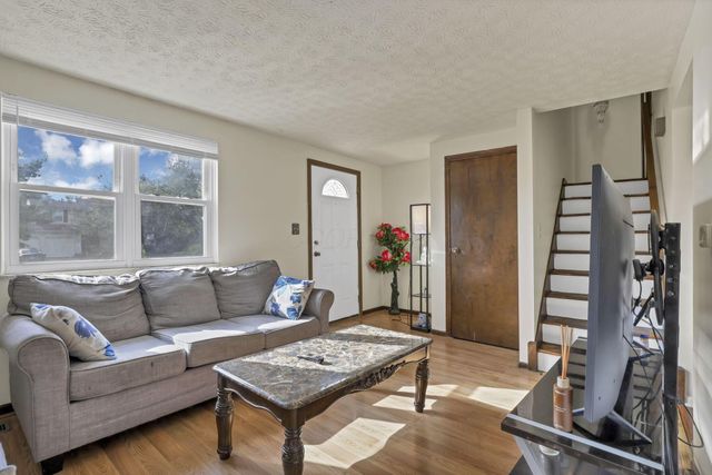 926 Hilton Drive, Reynoldsburg, OH 43068