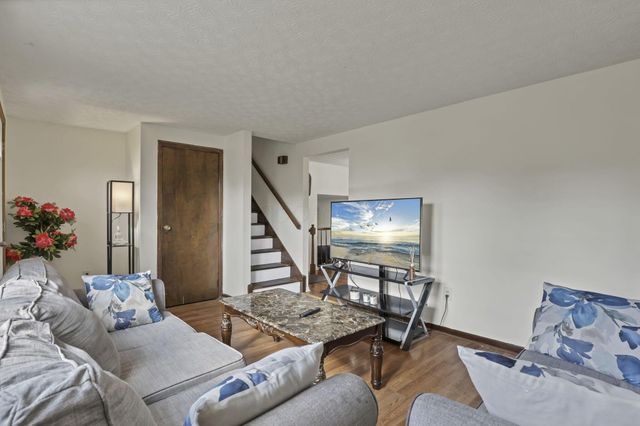 926 Hilton Drive, Reynoldsburg, OH 43068