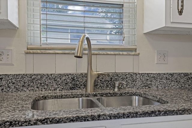 926 Hilton Drive, Reynoldsburg, OH 43068