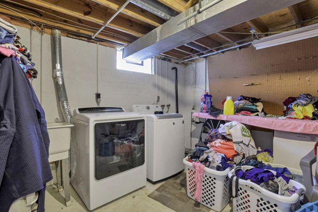 926 Hilton Drive, Reynoldsburg, OH 43068