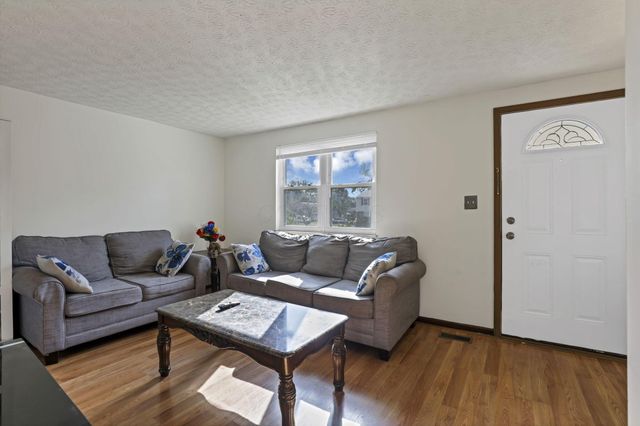 926 Hilton Drive, Reynoldsburg, OH 43068