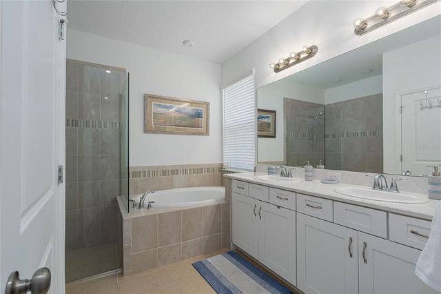 6017 MAIDENSTONE WAY, Palmetto, FL 34221