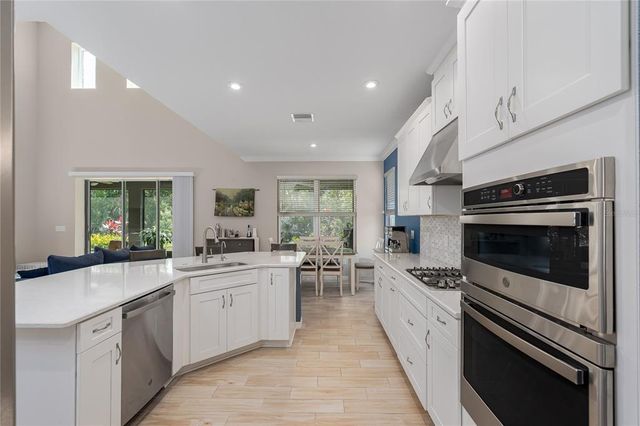 6017 MAIDENSTONE WAY, Palmetto, FL 34221