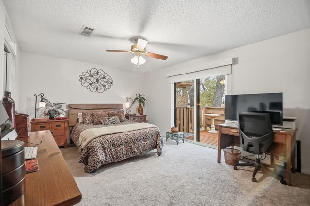 49 Oaks PL, Lago Vista, TX 78645