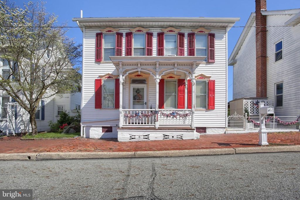 229 W MAIN ST, Elizabethville, PA 17023
