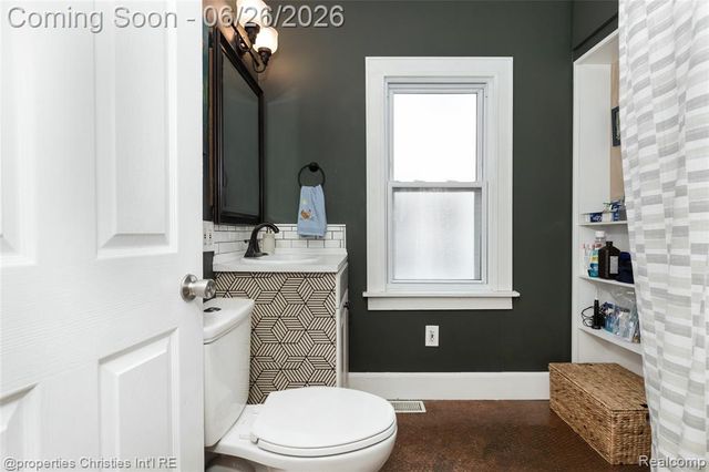 221 College Street, Ferndale, MI 48220