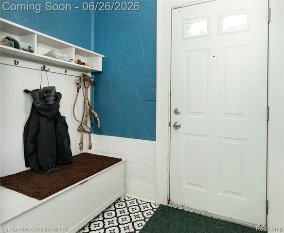 221 College Street, Ferndale, MI 48220