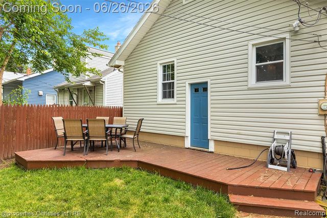 221 College Street, Ferndale, MI 48220